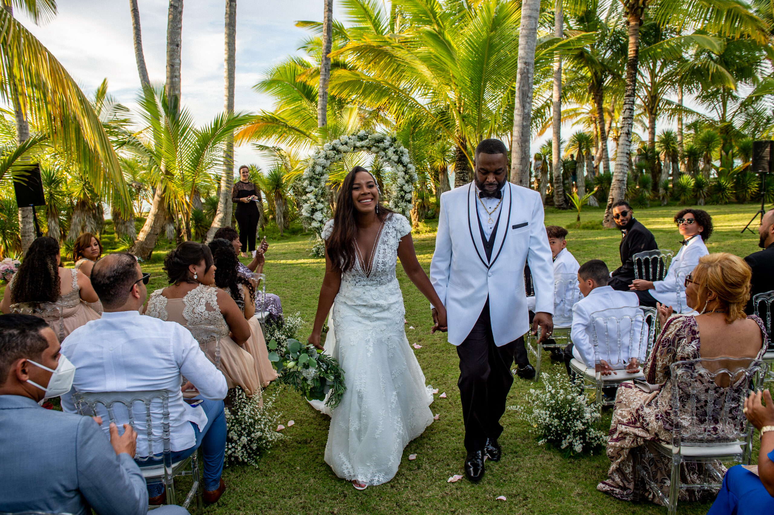 Read more about the article 5 benefits you get if you choose a symbolic ceremony in Dominican Republic