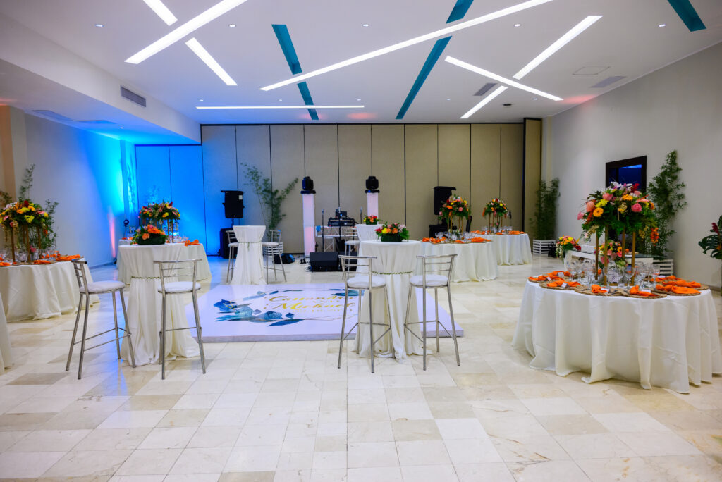 Salon at Emotions Playa Dorada All Inclusive Hotel