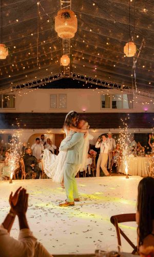 villa-coco-mar-cabarete-wedding-first-dance